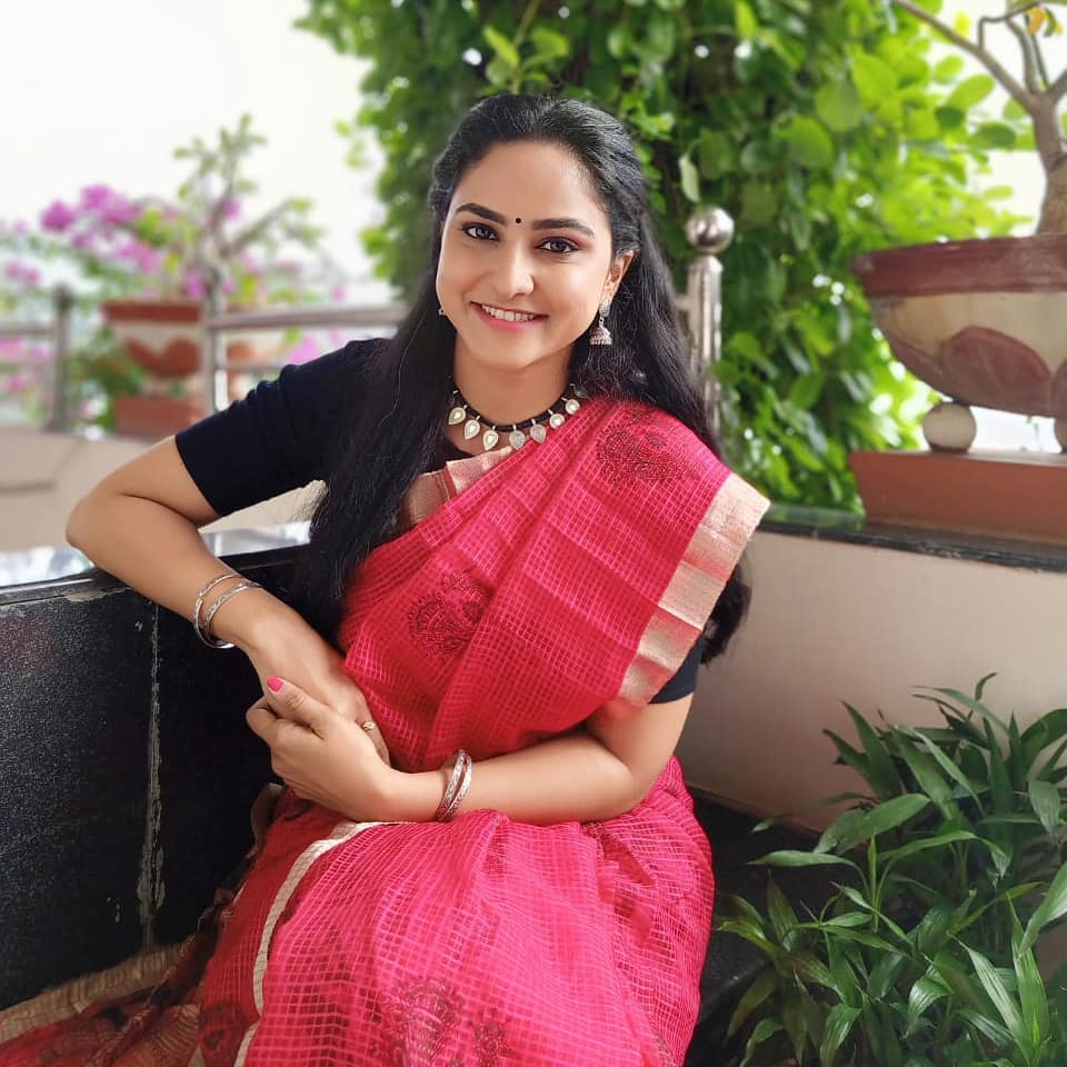 TELUGU TV ANCHOR KASI ANNAPURNA IMAGES IN PINK SAREE 10